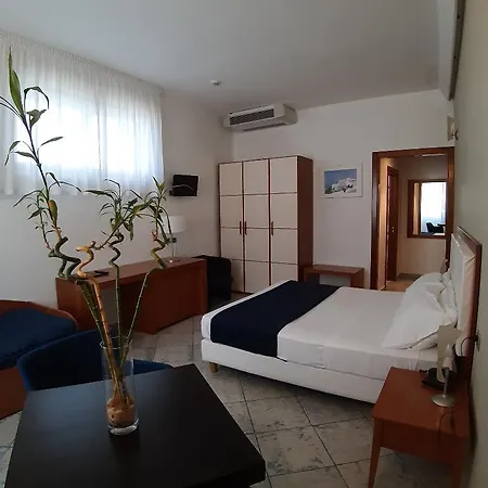 Aurora E Del Benessere Szálloda 4*