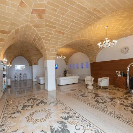 Aurora E Del Benessere فندق