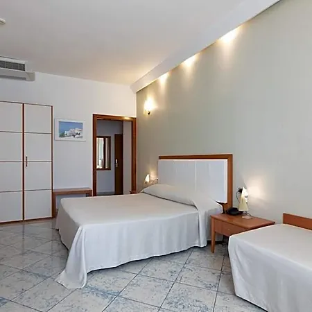 Aurora E Del Benessere 酒店 4*