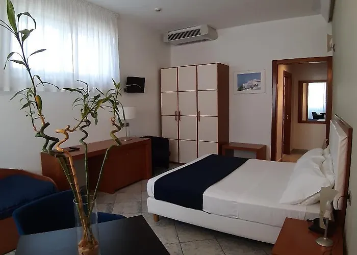 Aurora E Del Benessere מלון 4*