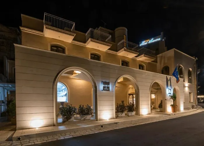 Aurora E Del Benessere מלון 4*